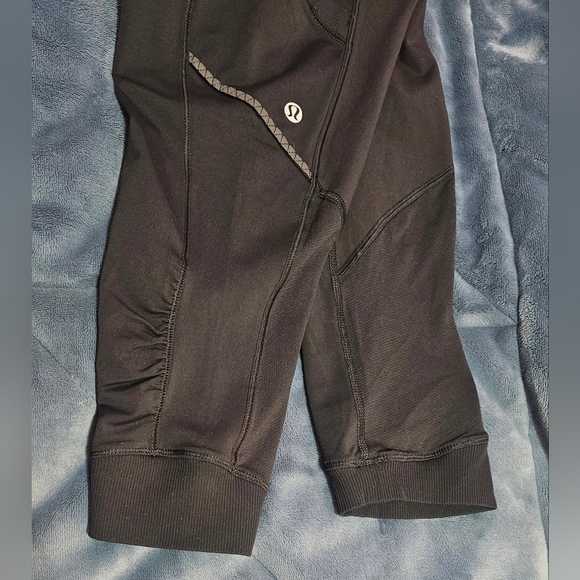 Lululemon Capri - Picture 5 of 6